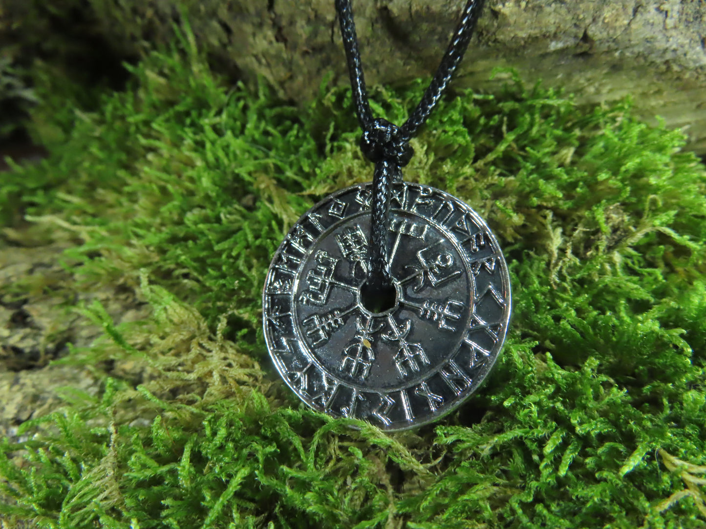 COLLIER VEGVISIR