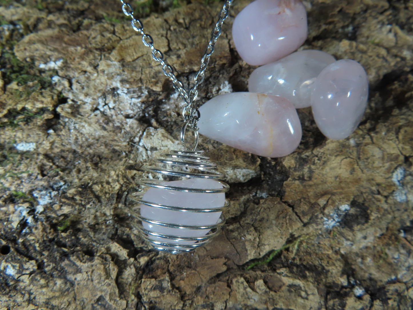 CAGE À PIERRES QUARTZ ROSE