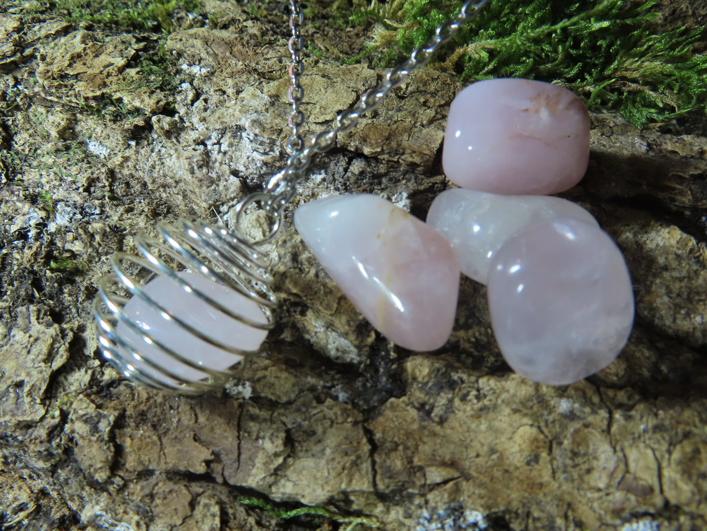 CAGE À PIERRES QUARTZ ROSE