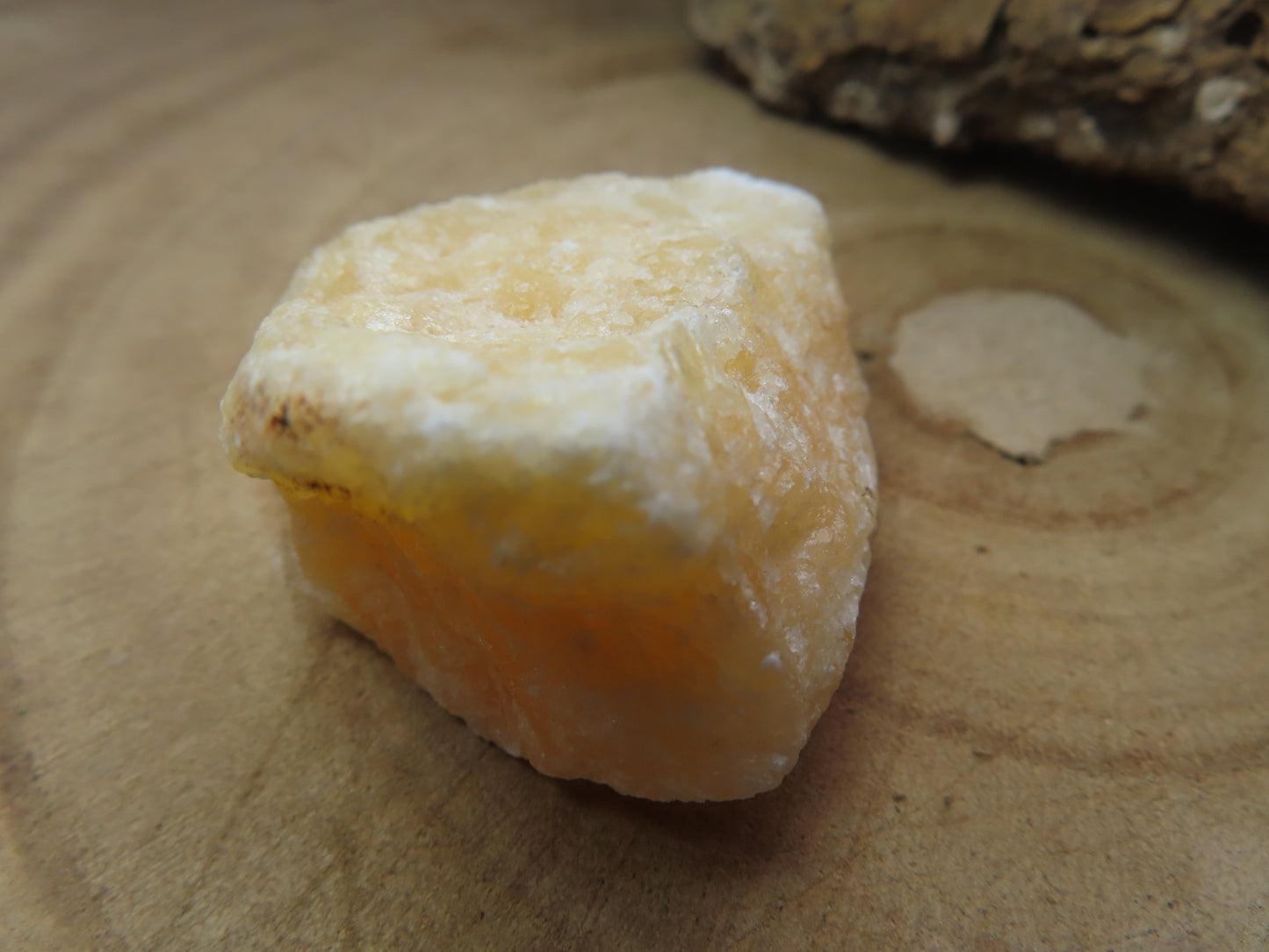 Calcite Oranga Brute