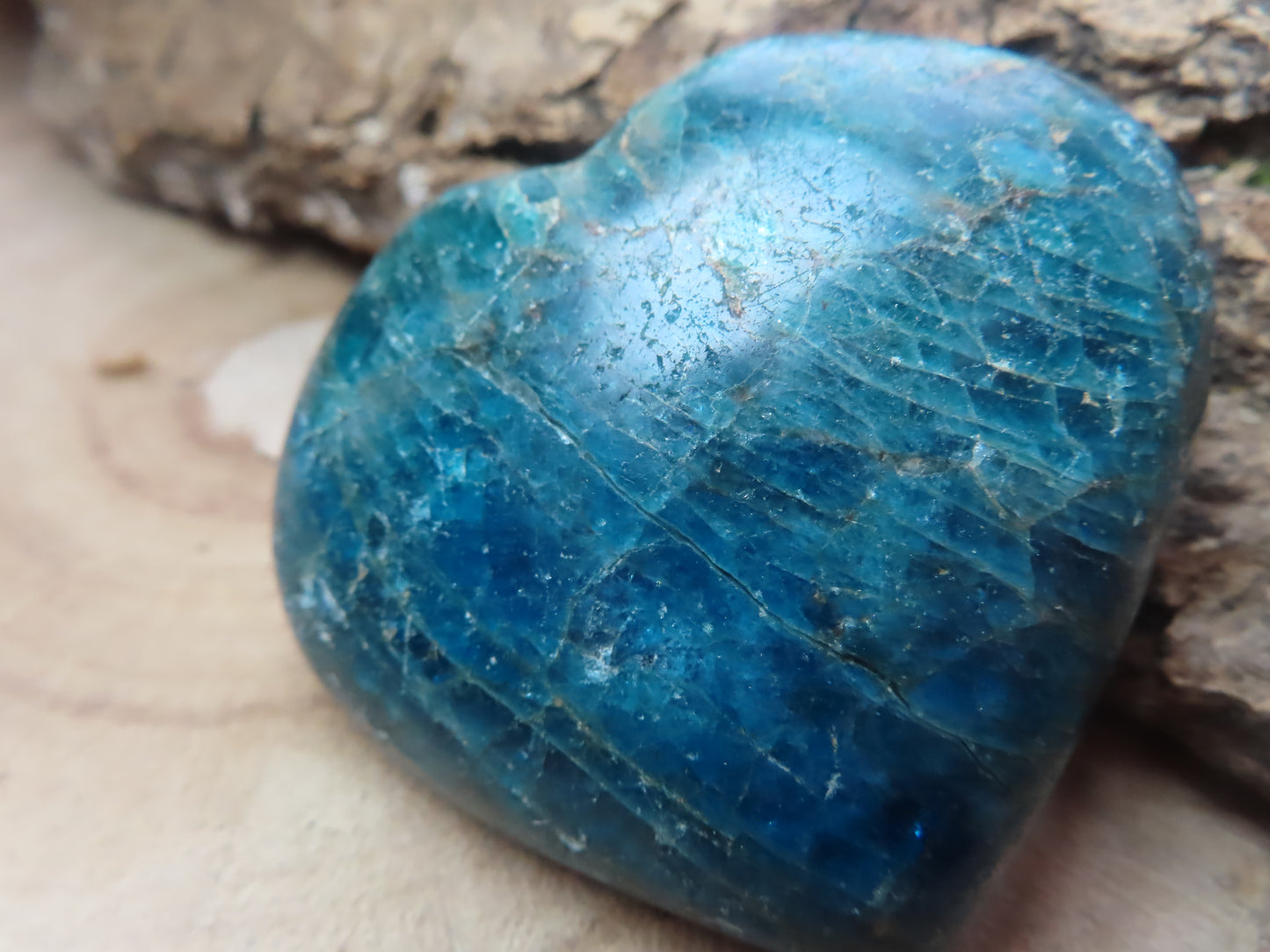 Cœur en Apatite bleue