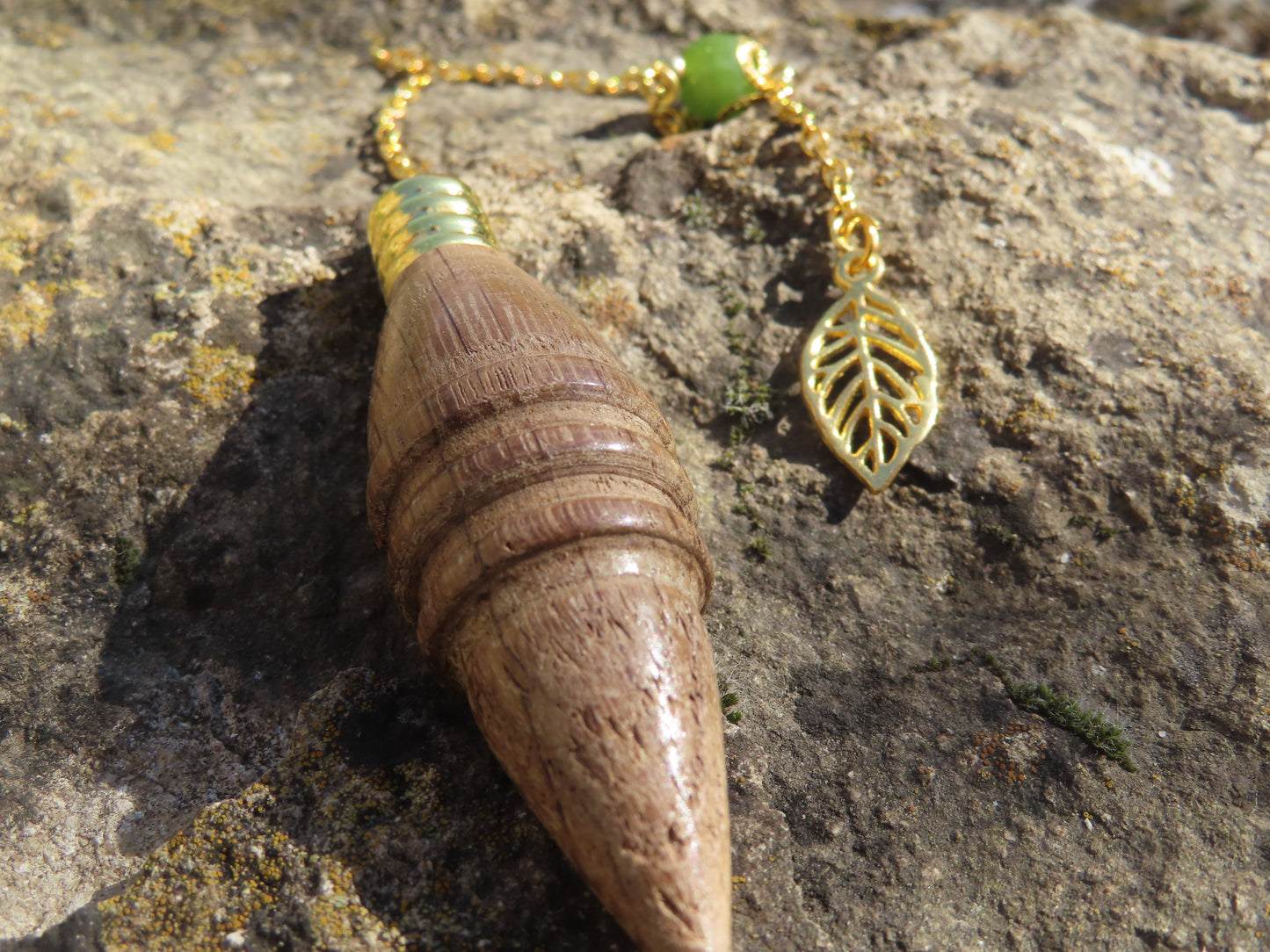 PENDULE DIVINATOIRE bois tourné