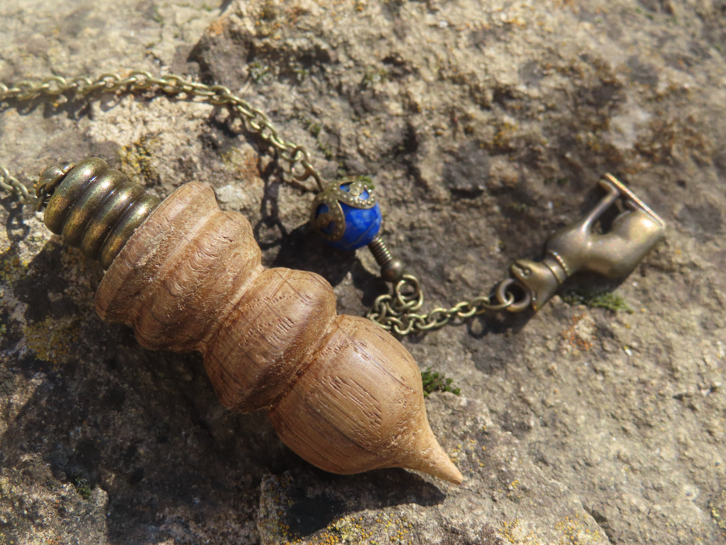 PENDULE DIVINATOIRE bois tourné