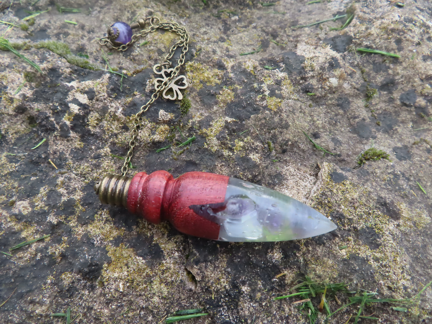 PENDULE DIVINATOIRE bois résine