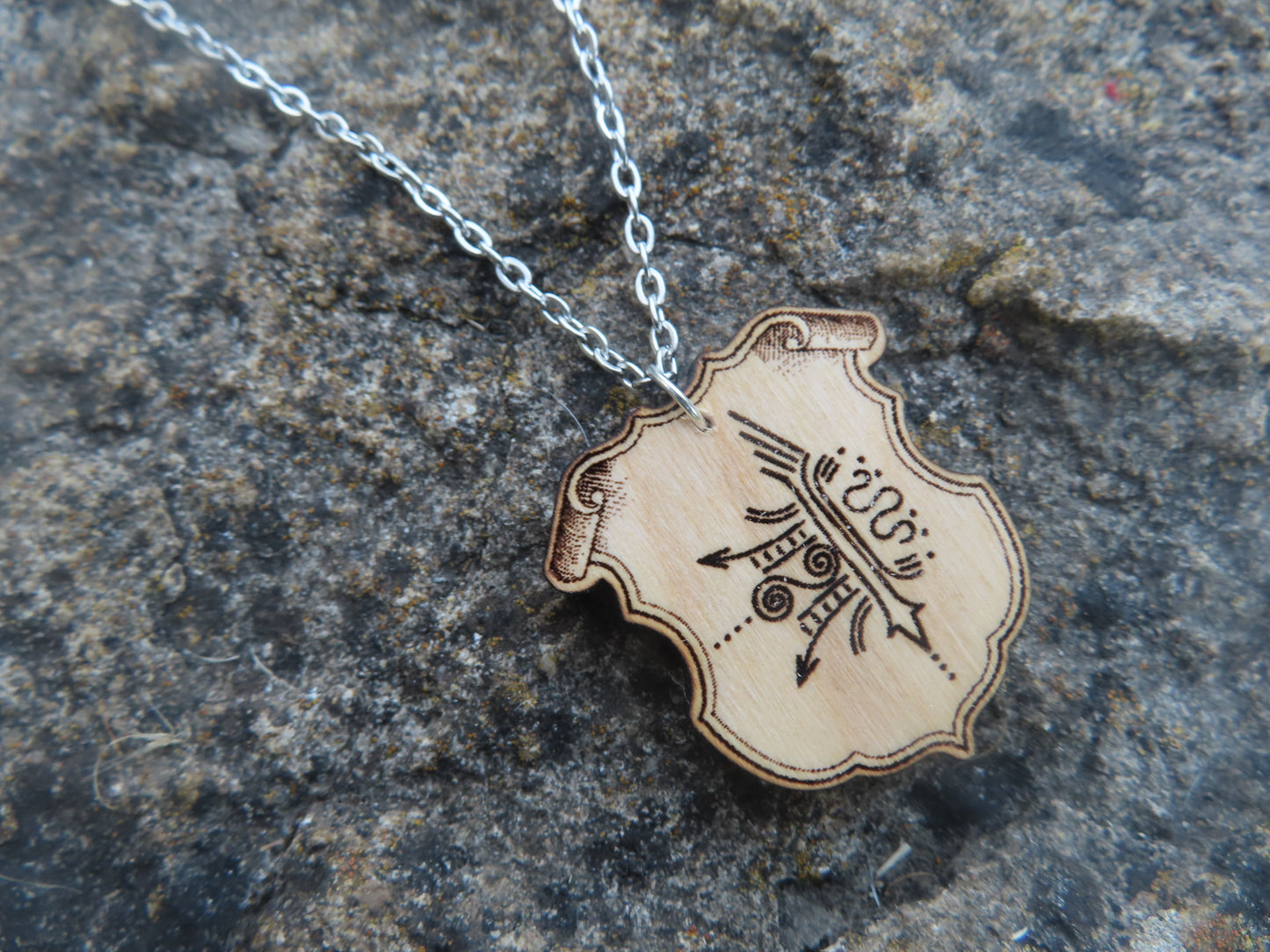✨ Pendentif Clé de Lumière ✨
Gravé et consacré avec intention