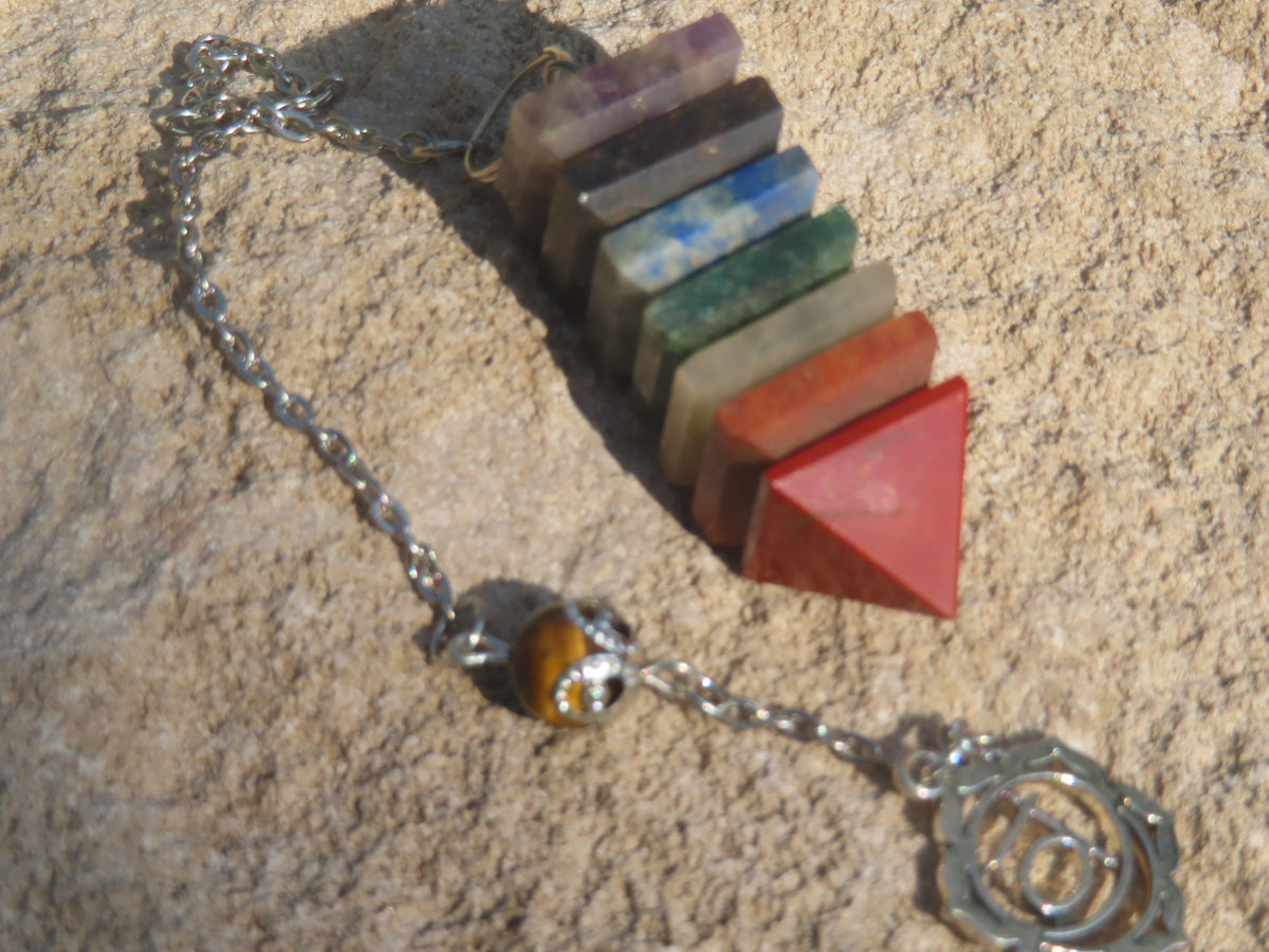Pendule 7 Chakras en pierres naturelles
