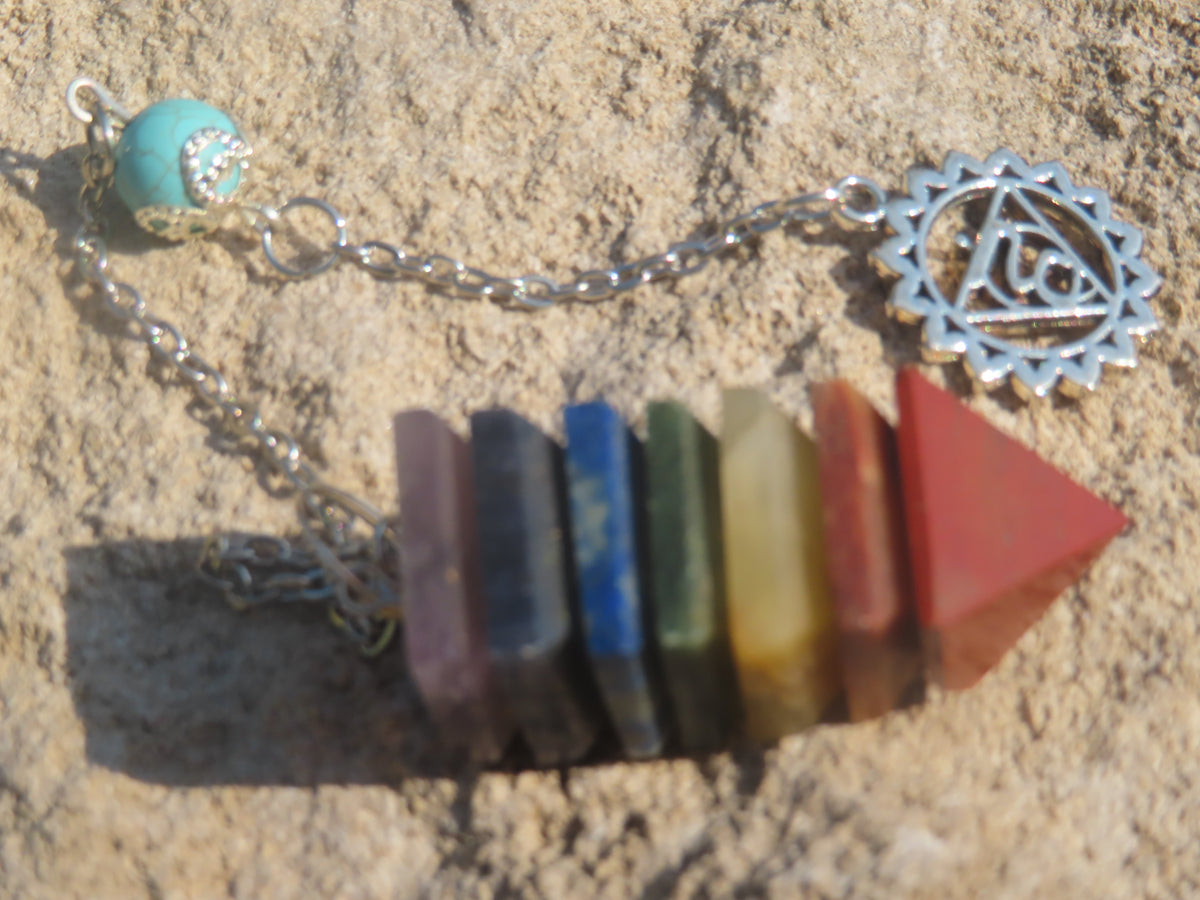 Pendule 7 Chakras en pierres naturelles