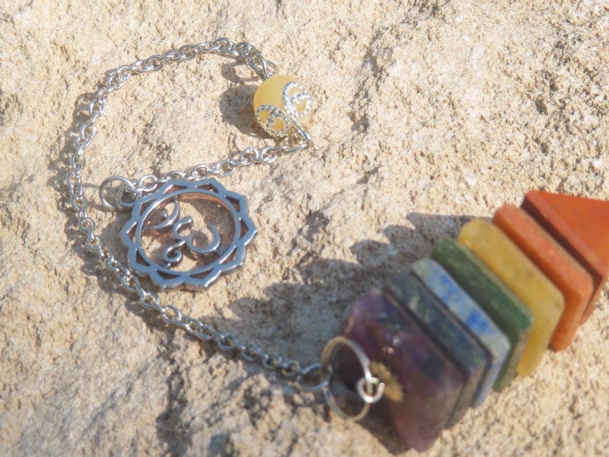 Pendule 7 Chakras en pierres naturelles