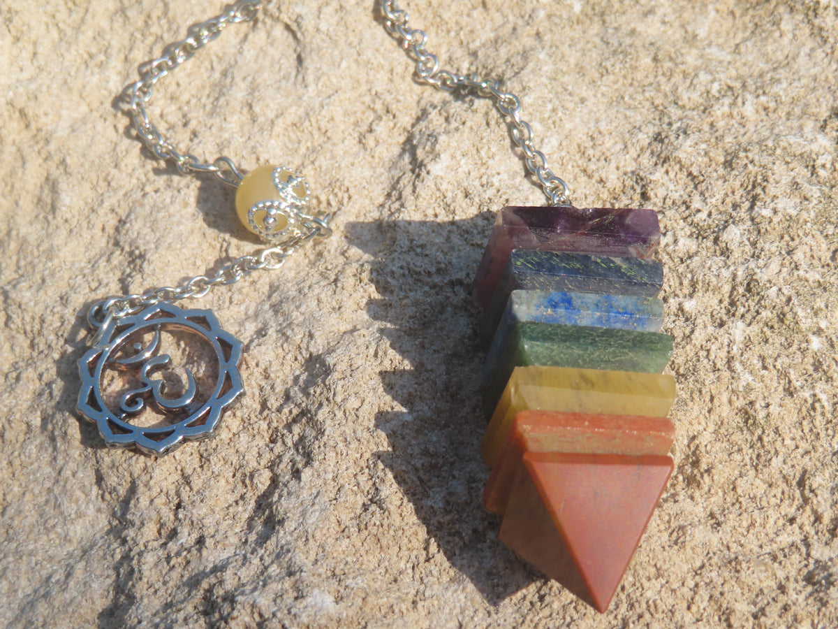 Pendule 7 Chakras en pierres naturelles