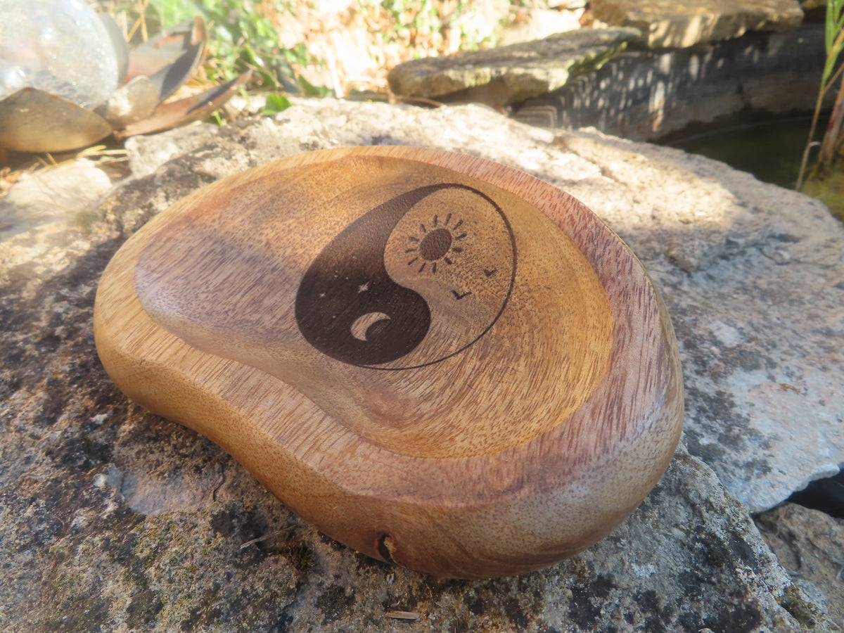 Coupelle Yin Yang en bois de manguier – Harmonie, équilibre et énergies complémentaires